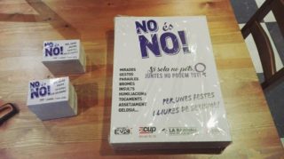 Material imprès de la campanya "No és no" que es repartirà durant les festes // Casal La Barrina